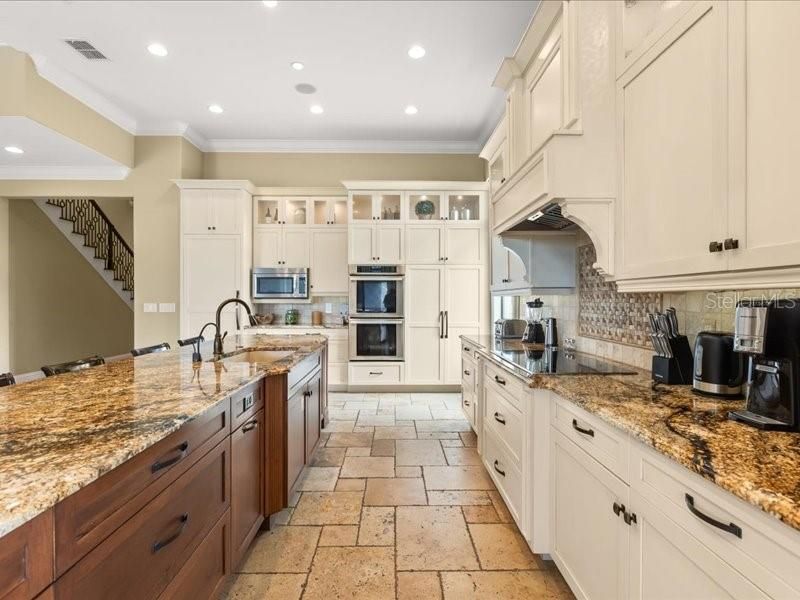 待售: $2,199,000 (6 贝兹, 6 浴室, 5955 平方英尺)