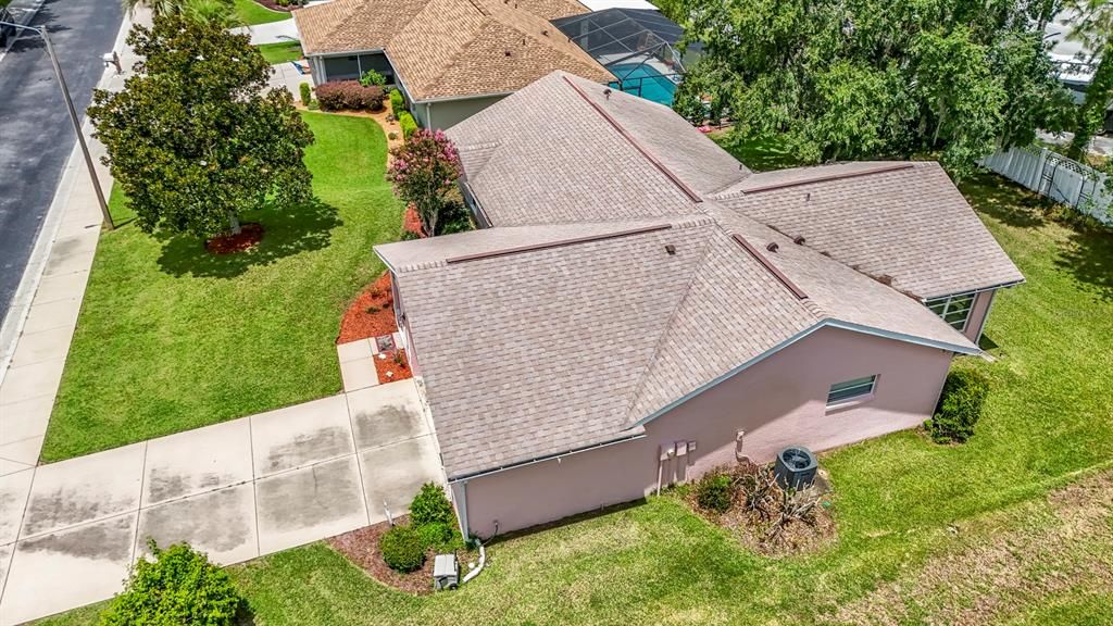 For Sale: $300,000 (3 beds, 2 baths, 1648 Square Feet)