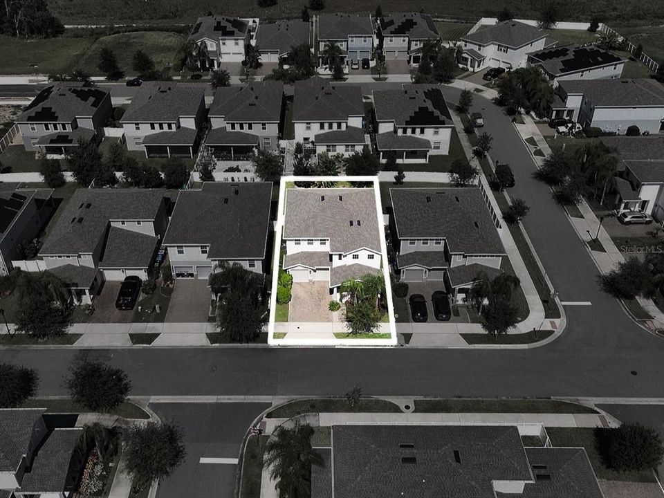 For Sale: $705,000 (5 beds, 2 baths, 2902 Square Feet)