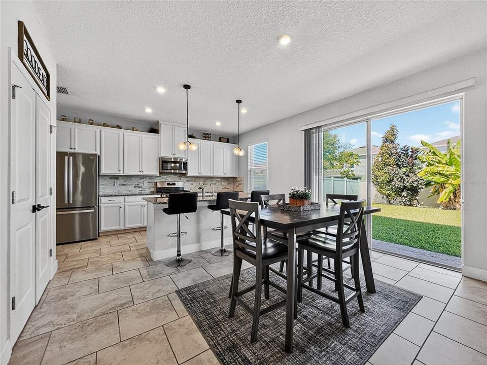 For Sale: $705,000 (5 beds, 2 baths, 2902 Square Feet)