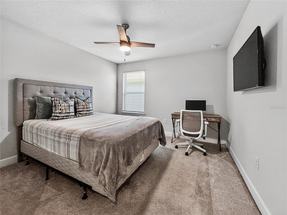 For Sale: $705,000 (5 beds, 2 baths, 2902 Square Feet)