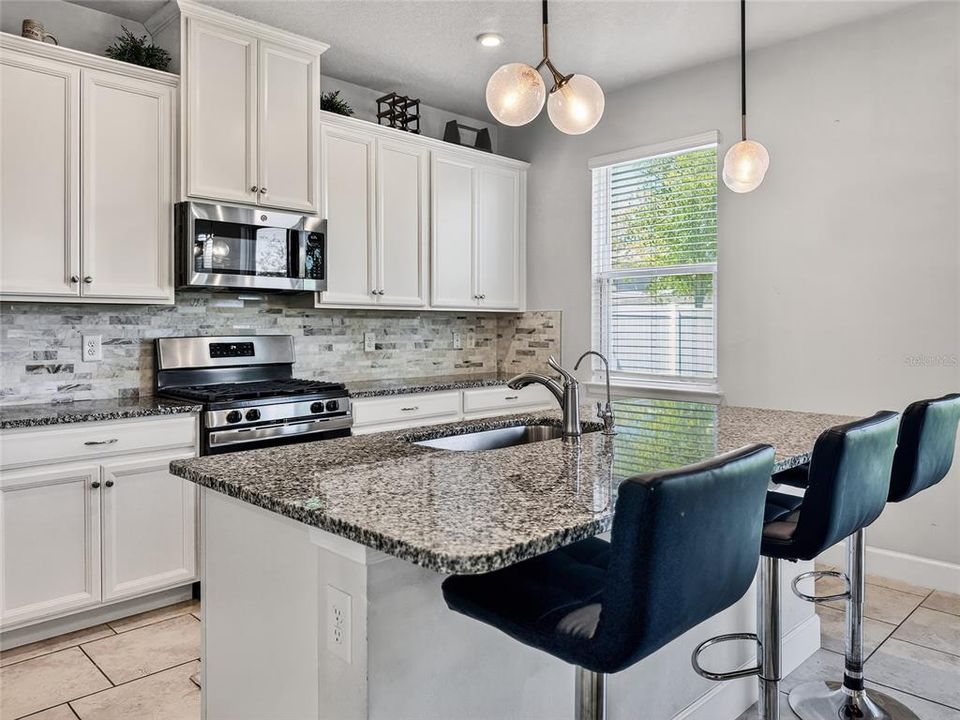 For Sale: $705,000 (5 beds, 2 baths, 2902 Square Feet)