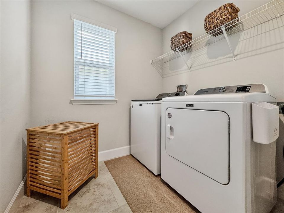 For Sale: $705,000 (5 beds, 2 baths, 2902 Square Feet)