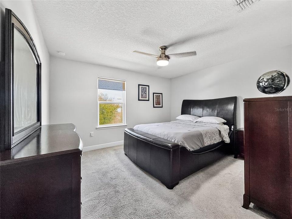 For Sale: $705,000 (5 beds, 2 baths, 2902 Square Feet)