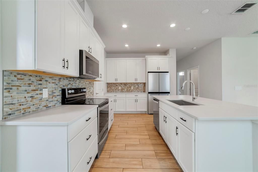 待售: $465,000 (4 贝兹, 3 浴室, 2096 平方英尺)