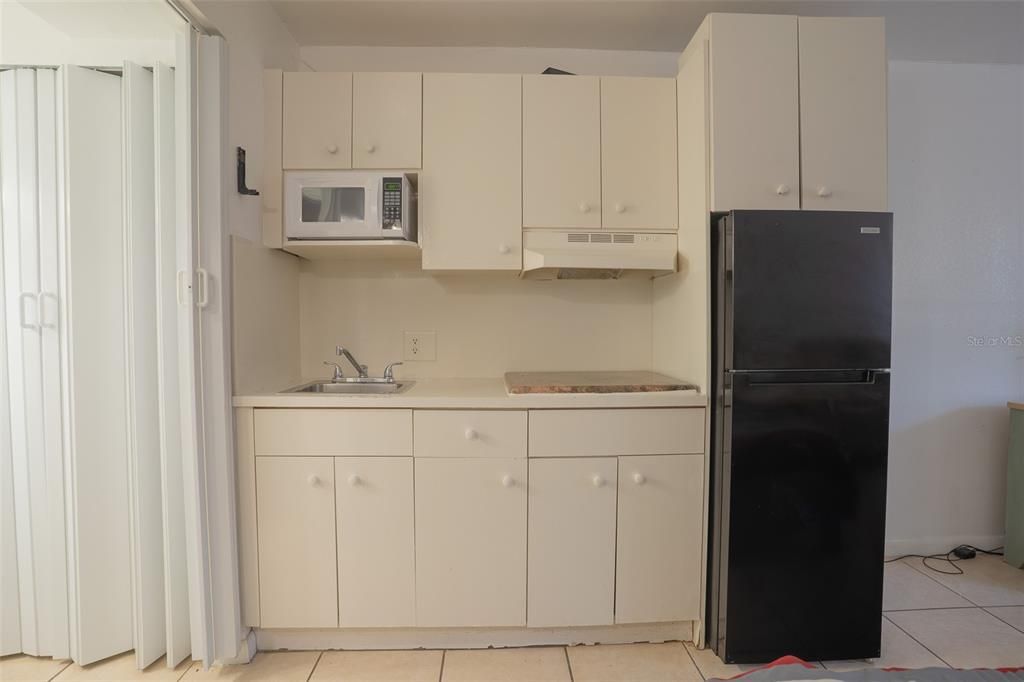 待售: $78,000 (1 贝兹, 1 浴室, 300 平方英尺)