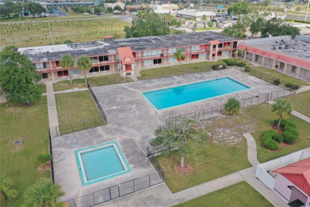 待售: $78,000 (1 贝兹, 1 浴室, 300 平方英尺)