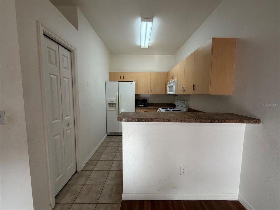 For Sale: $159,000 (2 beds, 2 baths, 812 Square Feet)