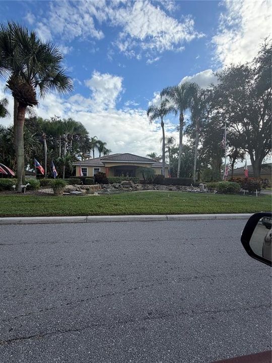 For Sale: $159,000 (2 beds, 2 baths, 812 Square Feet)