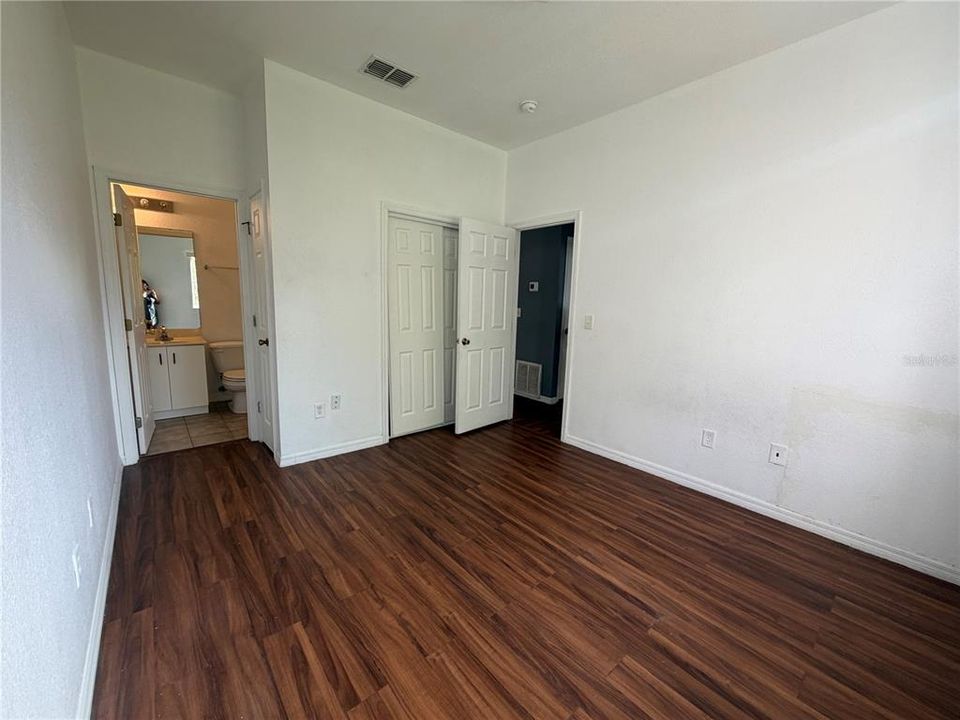For Sale: $159,000 (2 beds, 2 baths, 812 Square Feet)