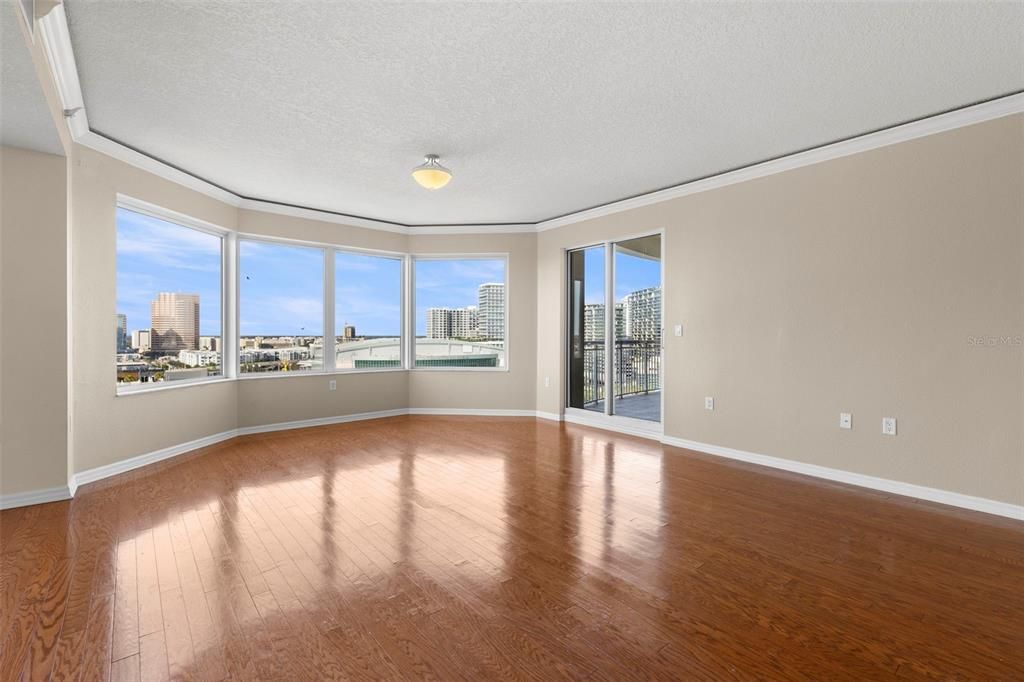 For Sale: $1,395,000 (2 beds, 2 baths, 1821 Square Feet)