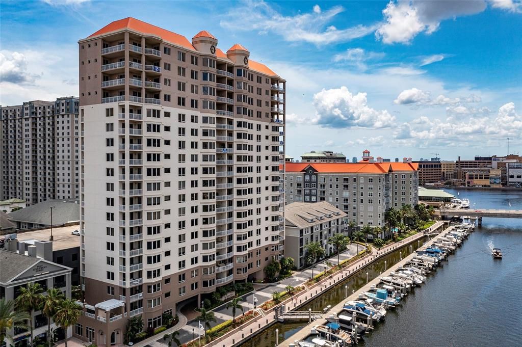 For Sale: $1,395,000 (2 beds, 2 baths, 1821 Square Feet)