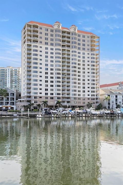 For Sale: $1,395,000 (2 beds, 2 baths, 1821 Square Feet)