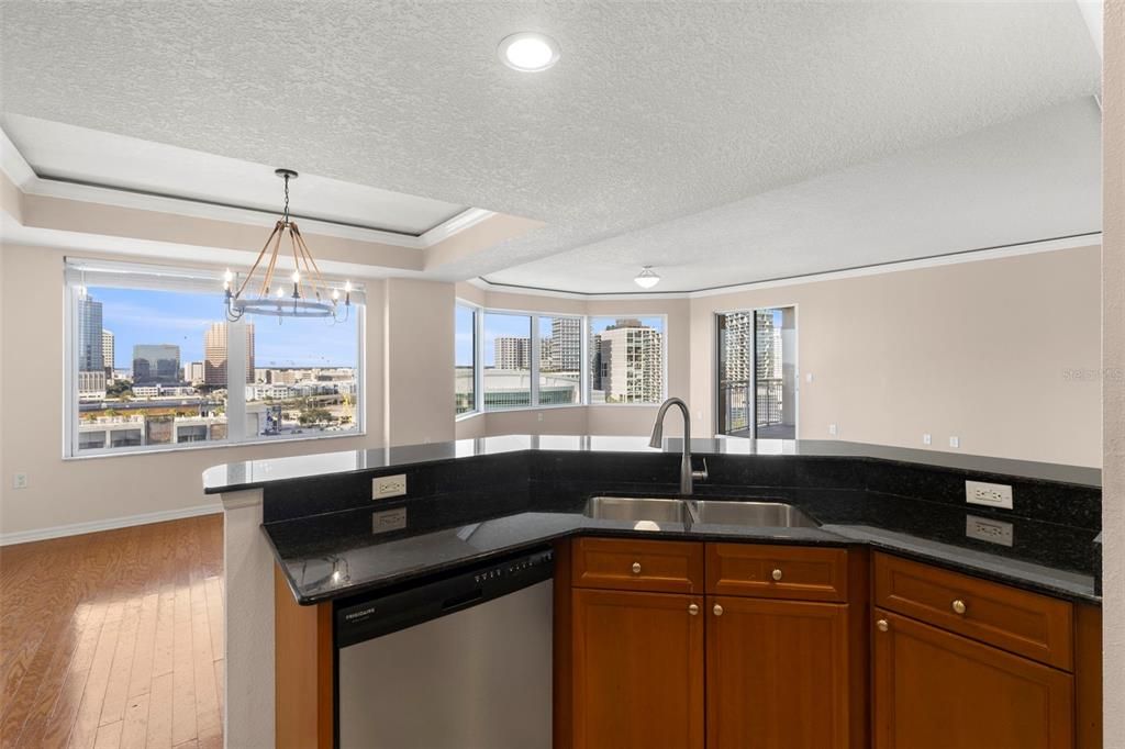 For Sale: $1,395,000 (2 beds, 2 baths, 1821 Square Feet)