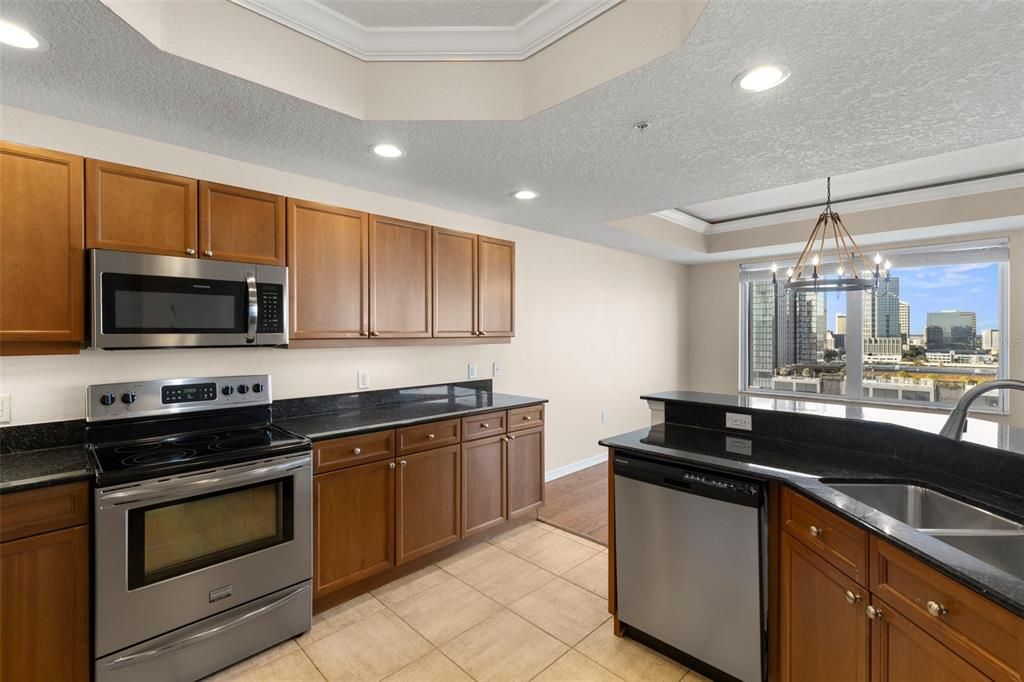 For Sale: $1,395,000 (2 beds, 2 baths, 1821 Square Feet)