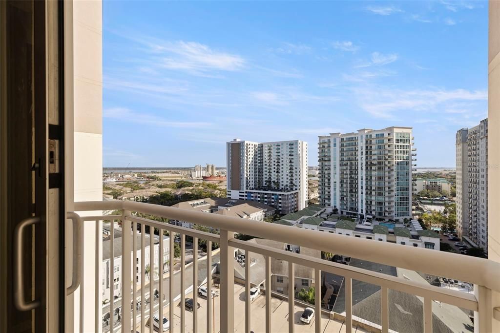 For Sale: $1,395,000 (2 beds, 2 baths, 1821 Square Feet)