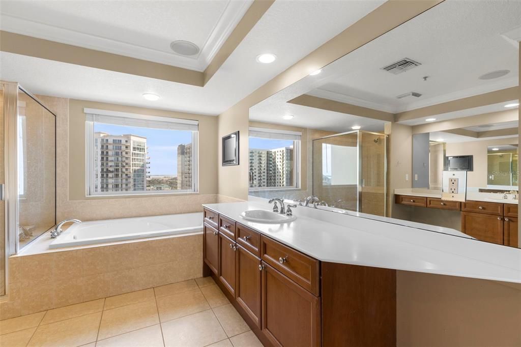 For Sale: $1,395,000 (2 beds, 2 baths, 1821 Square Feet)