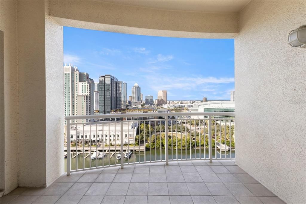 For Sale: $1,395,000 (2 beds, 2 baths, 1821 Square Feet)