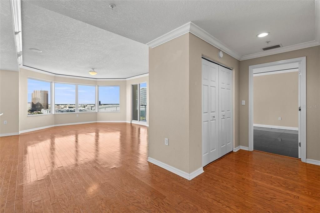 For Sale: $1,395,000 (2 beds, 2 baths, 1821 Square Feet)