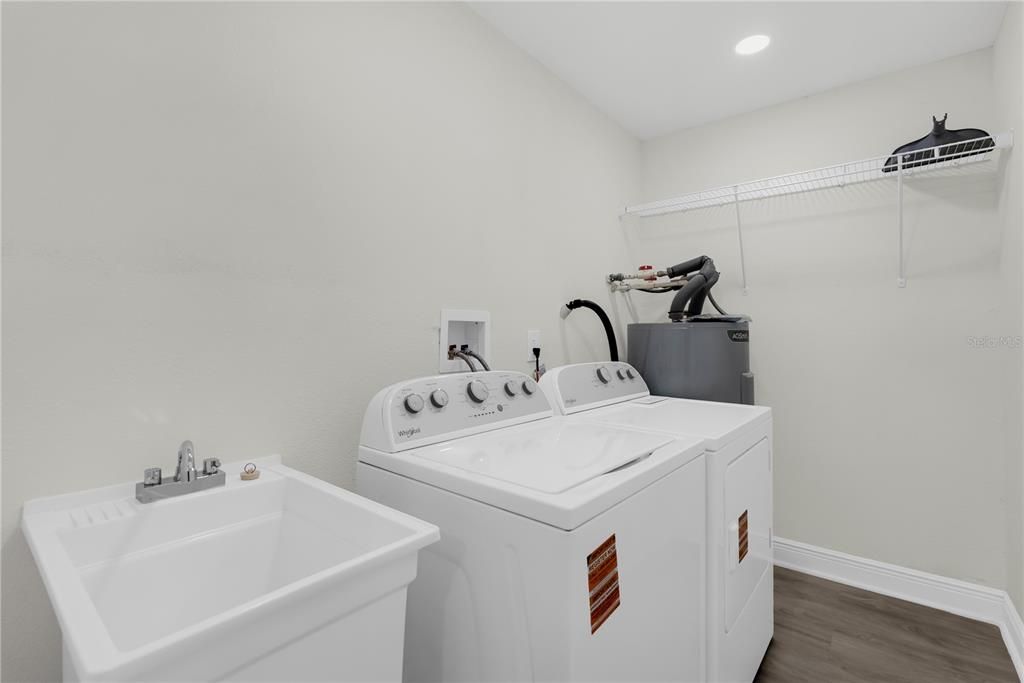 For Rent: $2,600 (3 beds, 2 baths, 1692 Square Feet)