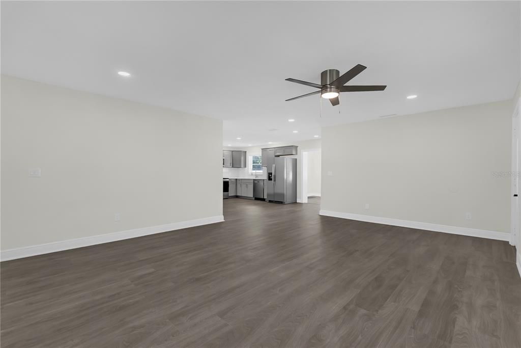 For Rent: $2,600 (3 beds, 2 baths, 1692 Square Feet)