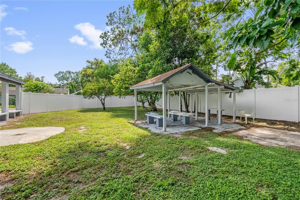 For Rent: $2,600 (3 beds, 2 baths, 1692 Square Feet)