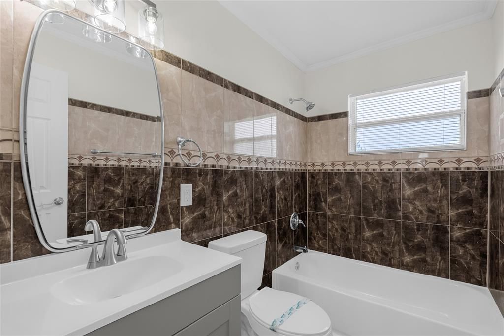 For Rent: $2,600 (3 beds, 2 baths, 1692 Square Feet)