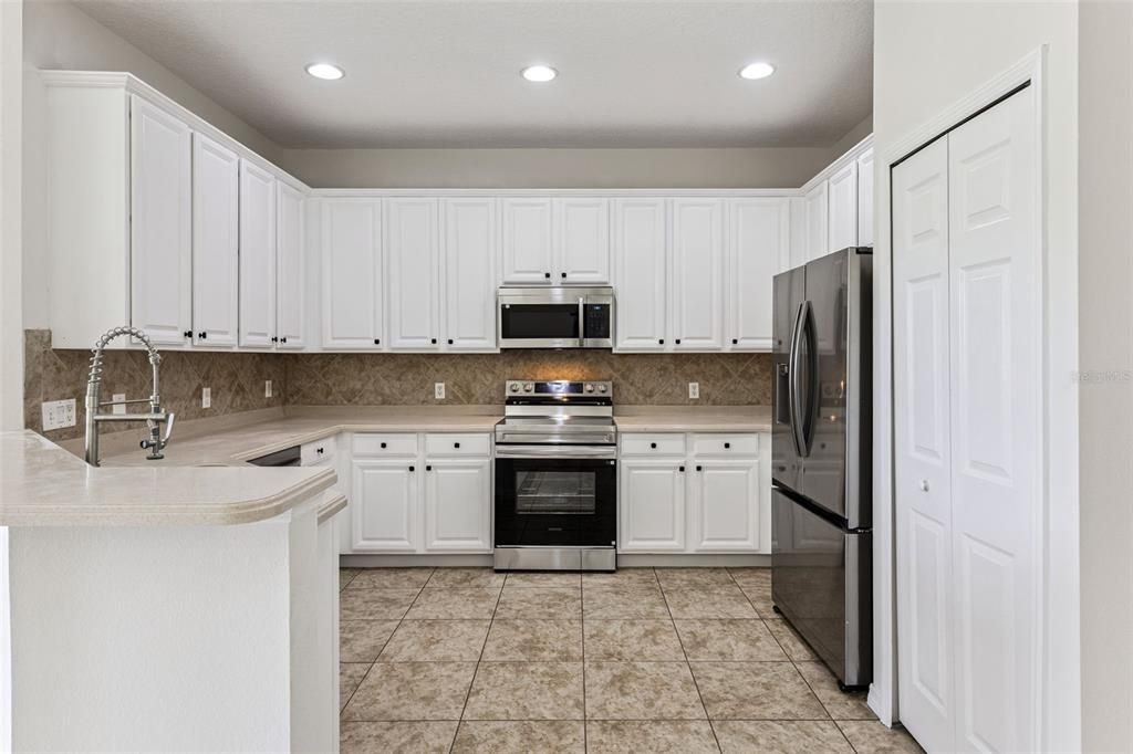 Active With Contract: $545,000 (4 beds, 3 baths, 1986 Square Feet)