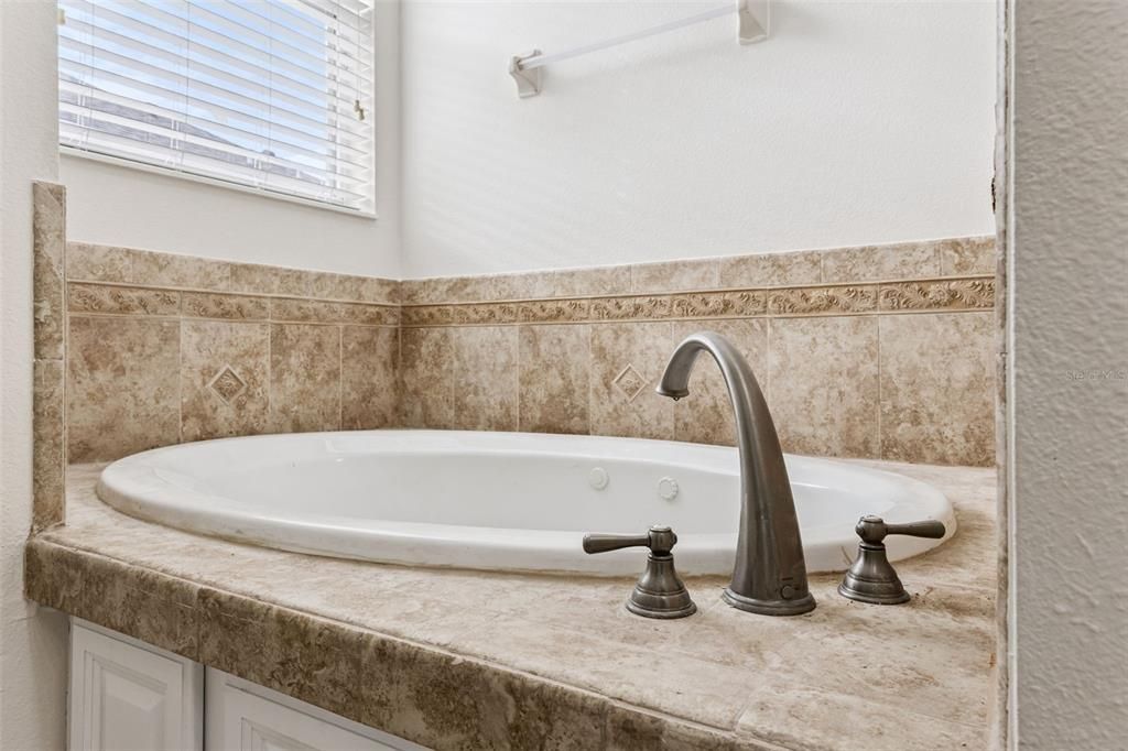 Active With Contract: $545,000 (4 beds, 3 baths, 1986 Square Feet)