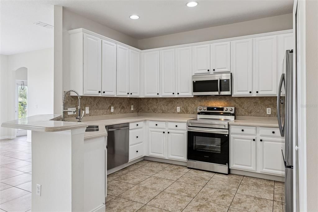 Active With Contract: $545,000 (4 beds, 3 baths, 1986 Square Feet)