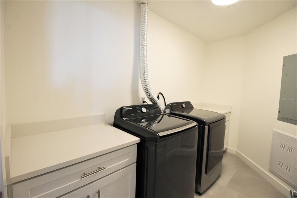 For Rent: $7,800 (3 beds, 3 baths, 2440 Square Feet)