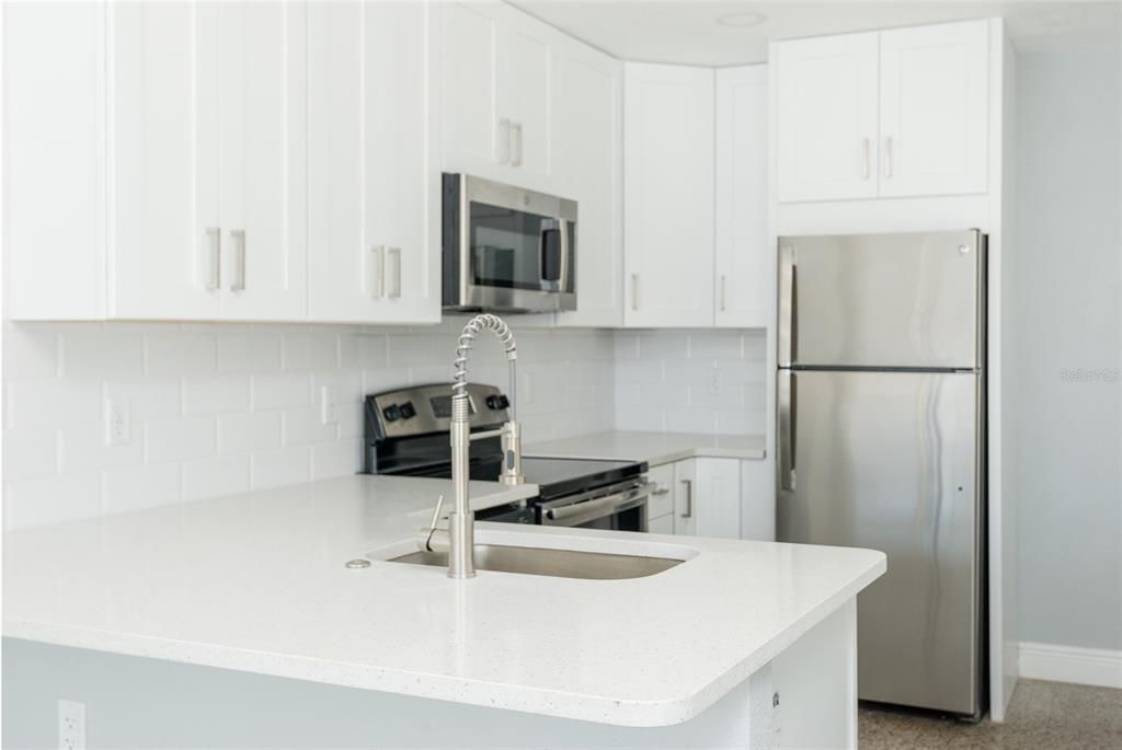 待售: $599,000 (4 贝兹, 0 浴室, 1352 平方英尺)