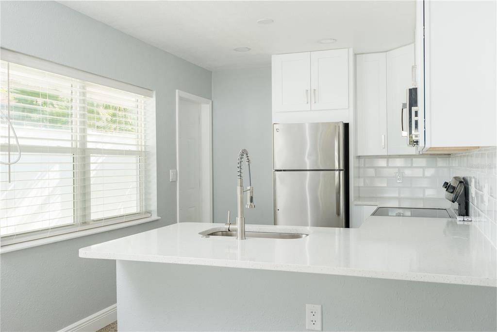 待售: $599,000 (4 贝兹, 0 浴室, 1352 平方英尺)