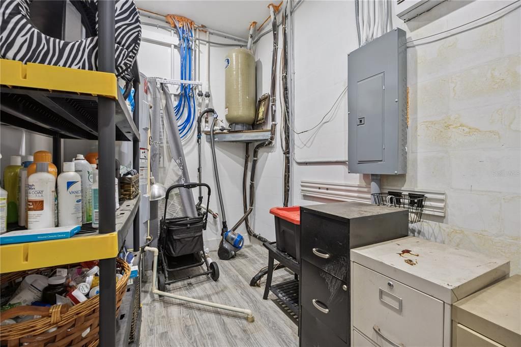 For Sale: $2,500,000 (4 beds, 4 baths, 5092 Square Feet)