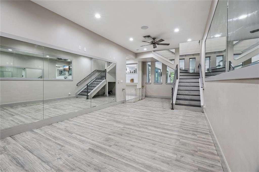 For Sale: $2,500,000 (4 beds, 4 baths, 5092 Square Feet)