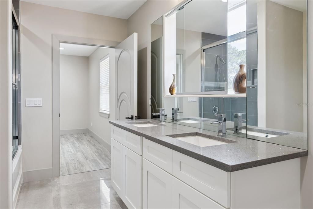 For Sale: $2,500,000 (4 beds, 4 baths, 5092 Square Feet)