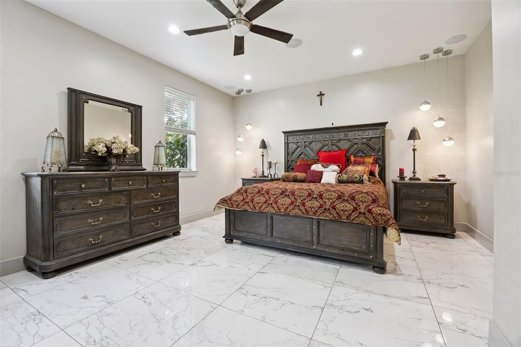 For Sale: $2,500,000 (4 beds, 4 baths, 5092 Square Feet)