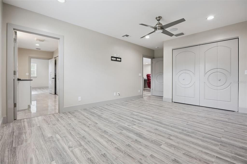 For Sale: $2,500,000 (4 beds, 4 baths, 5092 Square Feet)