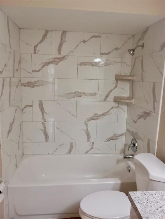 Active With Contract: $284,900 (3 beds, 1 baths, 998 Square Feet)