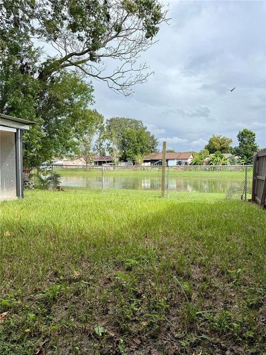 Active With Contract: $284,900 (3 beds, 1 baths, 998 Square Feet)