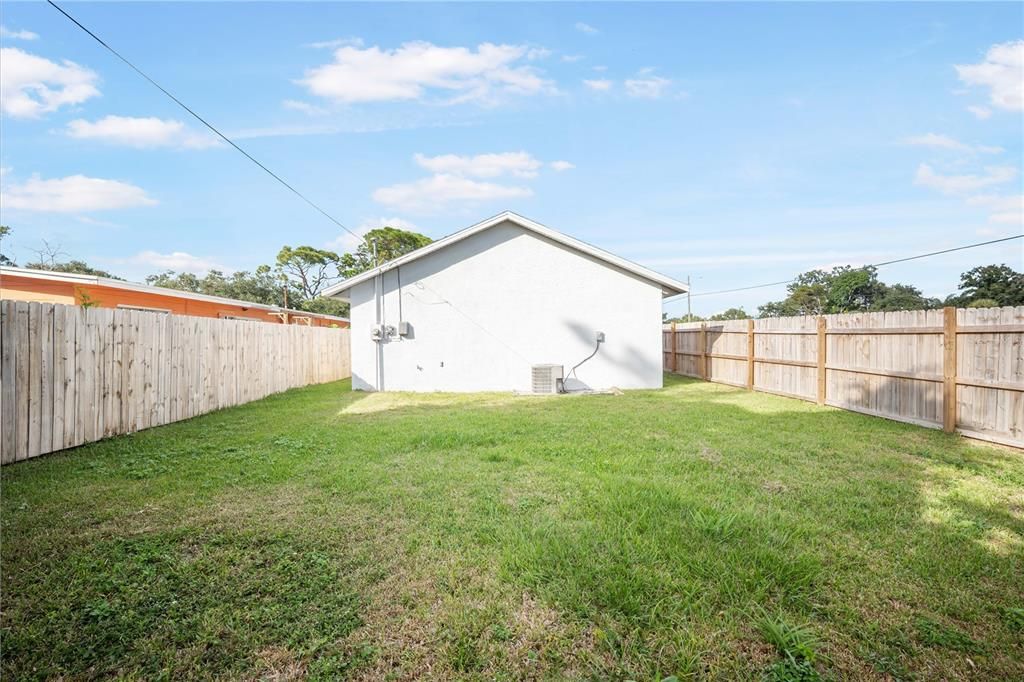 出租: $2,350 (3 贝兹, 2 浴室, 1195 平方英尺)