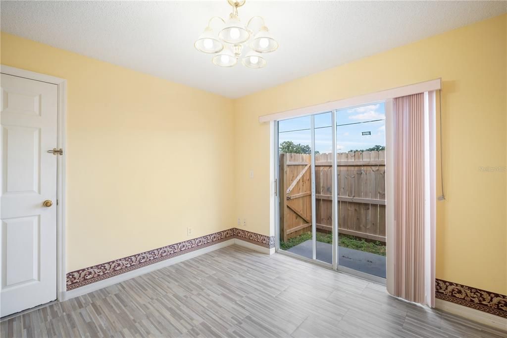 出租: $2,350 (3 贝兹, 2 浴室, 1195 平方英尺)