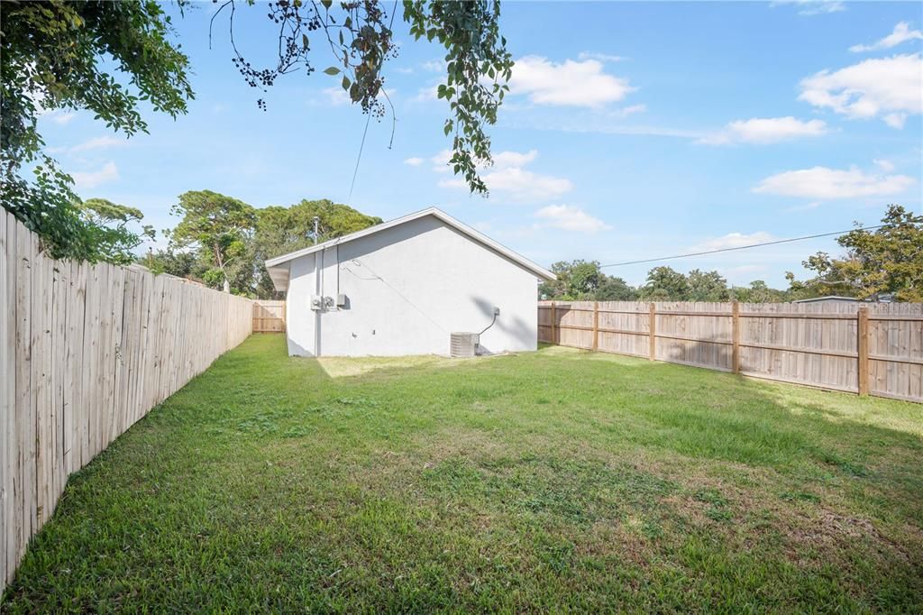 出租: $2,350 (3 贝兹, 2 浴室, 1195 平方英尺)