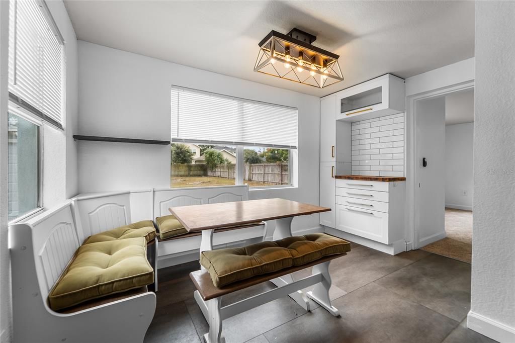 Active With Contract: $349,900 (3 beds, 2 baths, 1110 Square Feet)