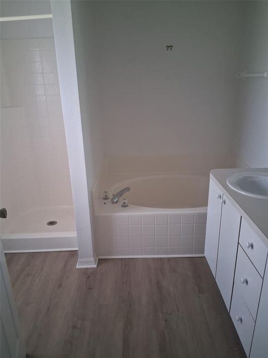 For Sale: $305,000 (3 beds, 2 baths, 1630 Square Feet)