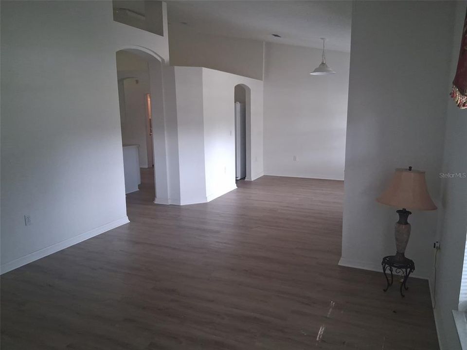 For Sale: $305,000 (3 beds, 2 baths, 1630 Square Feet)