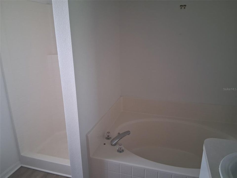 For Sale: $305,000 (3 beds, 2 baths, 1630 Square Feet)