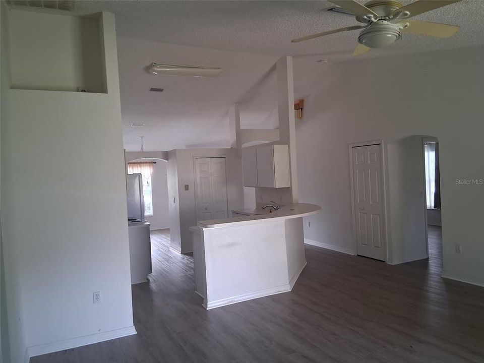 For Sale: $305,000 (3 beds, 2 baths, 1630 Square Feet)