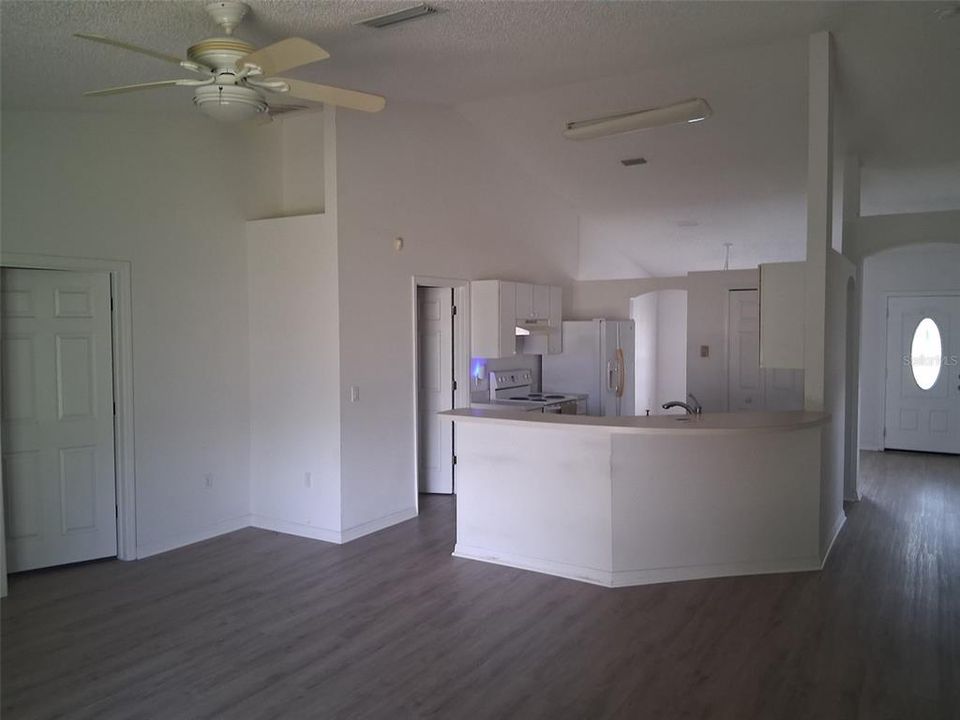 For Sale: $305,000 (3 beds, 2 baths, 1630 Square Feet)