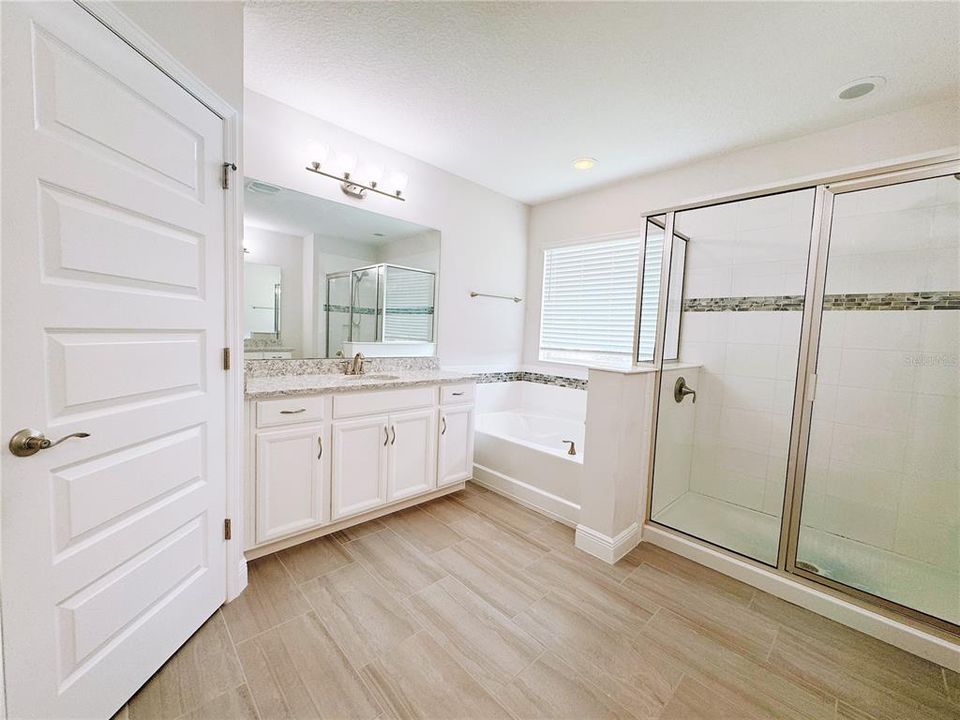 For Sale: $969,000 (4 beds, 4 baths, 3408 Square Feet)